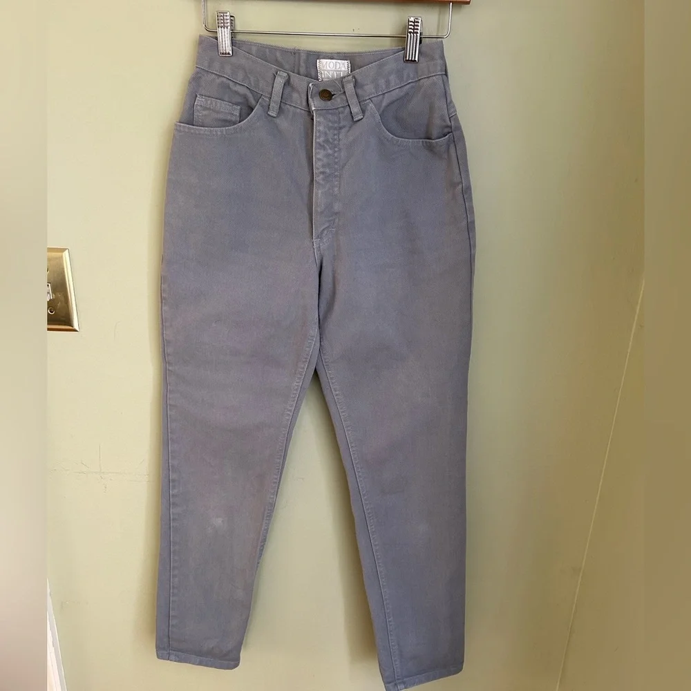 Vintage 90s Mom Jeans in grey twill denim. Size 4 (more like a 2). Decent shape!